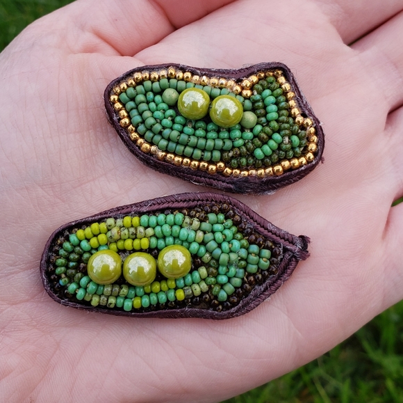 Hand-Embroidered, Handmade Pea Pod Wisp Clips - Picture 5 of 8